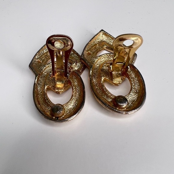 M J Ent signed 1980s Vintage goldtone chunky clip on earrings - Picture 4 of 5